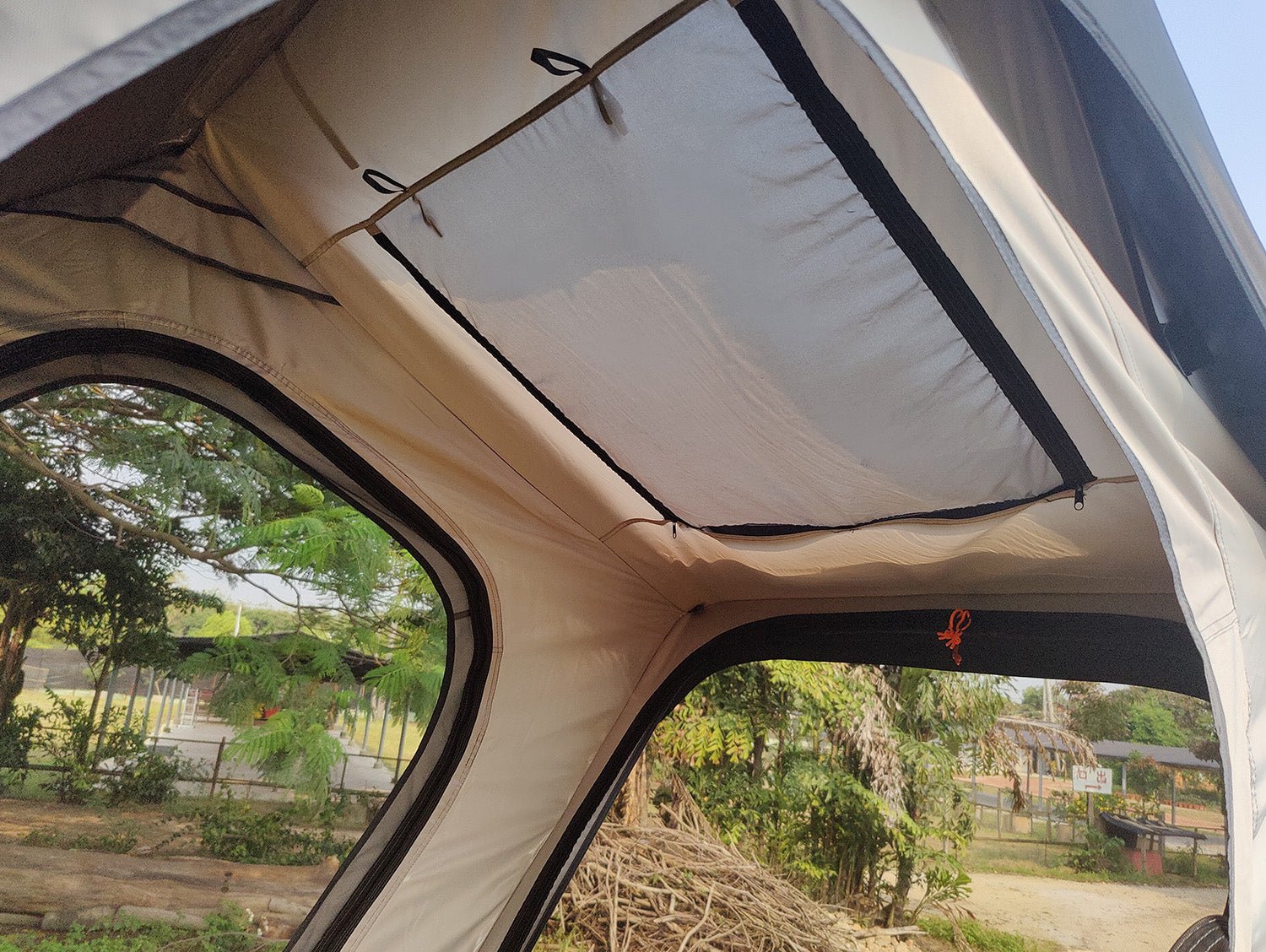 2 People Triangle  Aluminum Hard shell Car  Roof Top Tent   MOT-T600
